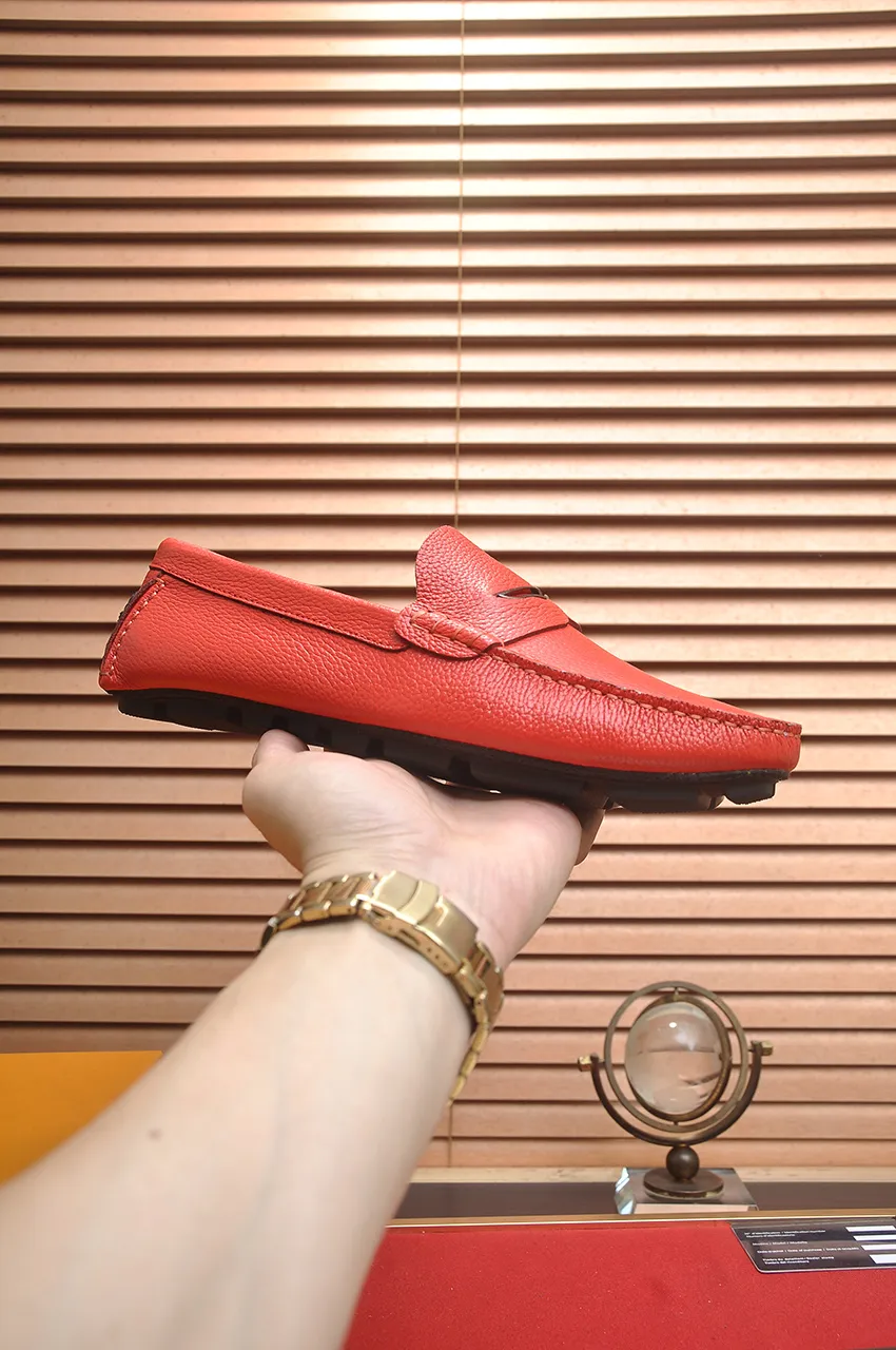 Men's men's shoes 💰420💶 [LV Doudou shoes] (water-dyed cowhide lining) new model is on the market, available on the official website. The new Doudou shoes are processed into single-color materials, and the uppers are made of imported horsehide leather. The body of the shoe is fully hemmed with mark thread, and is lined with imported original cowhide leather. The elegant shoe shape is super suitable for all-matching, and the size is 38-44.